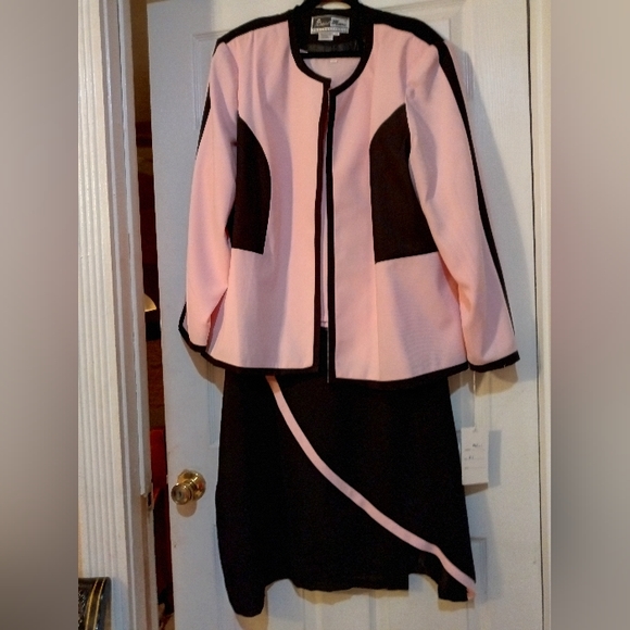 Ben marc suit with skirt - Picture 1 of 4